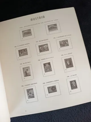 Álbum Clasificador Sellos de Austria