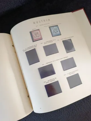Álbum Clasificador Sellos de Austria