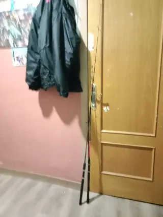 2 cañas de pescar + kit cucharillas kit de inicio