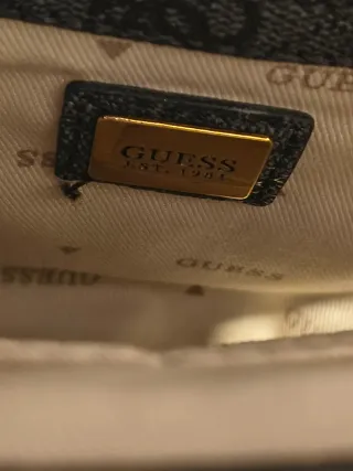 Bolso Guess Negro Cadena Dorada