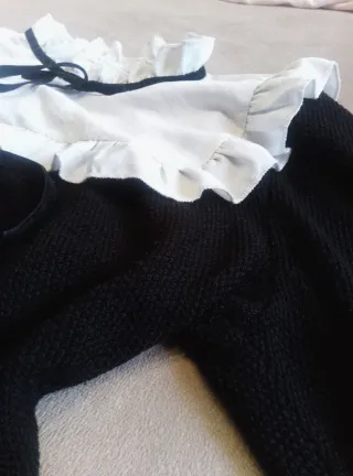 Camisa con volantes y lazo