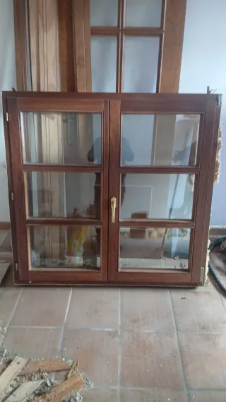 Ventana madera Iroko doble cristal Medida 125x120