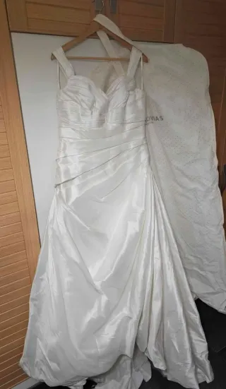 Vestido de Novia Pronovias Talla 48 + Velo