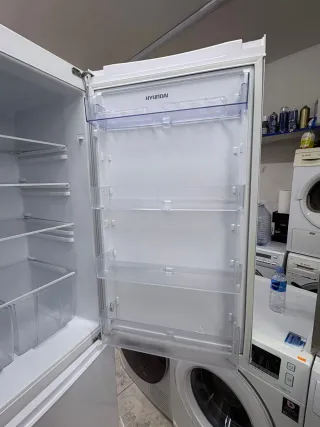 Nevera combi No Frost Hyundai Blanca