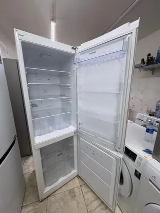 Nevera combi No Frost Hyundai Blanca