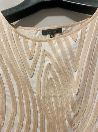 Vestido Adolfo Domínguez Blanco y Dorado