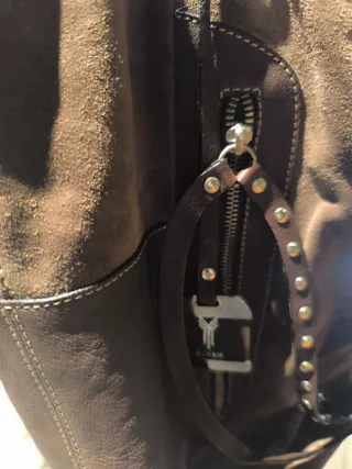 Bolso de piel marrón