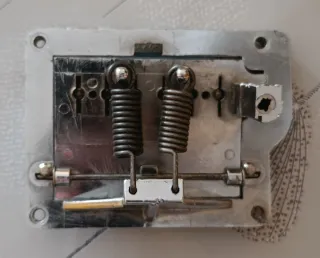 Puente de guitarra cromado