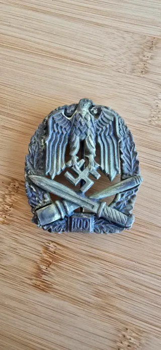 Insignia alemana Tercer Reich águila y esvástica
