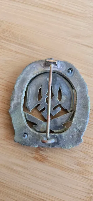 Insignia alemana Tercer Reich águila y esvástica