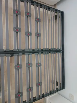 Se vende somier y colchón de matrimonio. 150x200