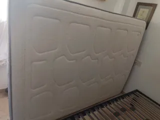 Se vende somier y colchón de matrimonio. 150x200