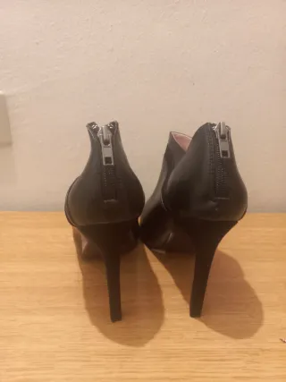 Botines negros de tacón