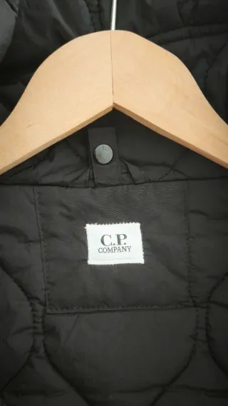 Chaqueta CP Company L Negra con Gafas