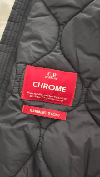 Chaqueta CP Company L Negra con Gafas