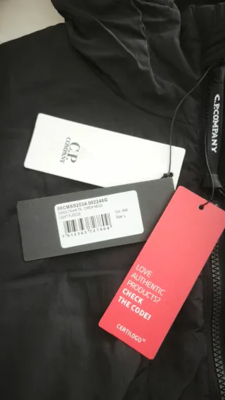 Chaqueta CP Company L Negra con Gafas