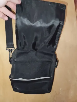 Bolso bandolera Axe negro y gris