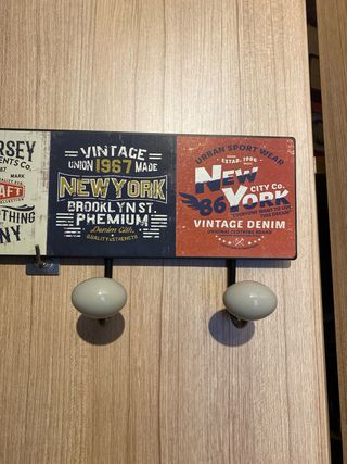 Perchero de pared 4 ganchos