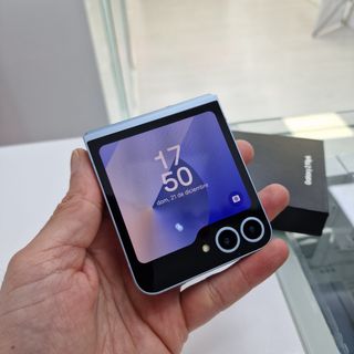 Samsung Galaxy Z Flip 6 256GB Azul Casi Nuevo