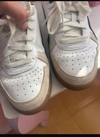 Zapatillas Puma Blancas y Beige unisex