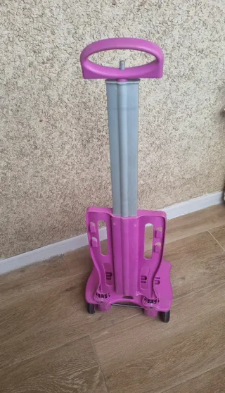 Carrito mochila cole, tiene 2alturas. Marca: Safta