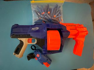 Pistola Nerf Surgefire y pequeña + 40 balas