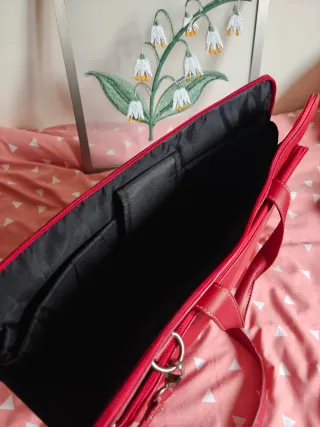 Bolso portátil rojo