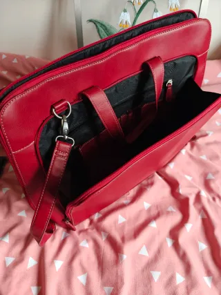 Bolso portátil rojo