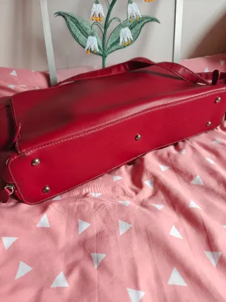 Bolso portátil rojo