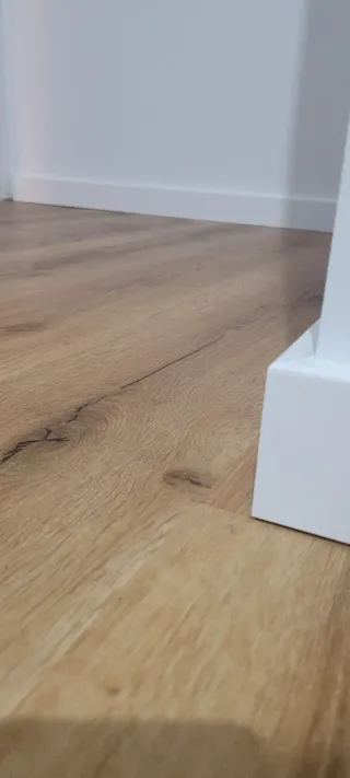 7 cajas de suelo SPC Roble especial humedad.