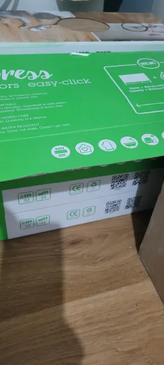 7 cajas de suelo SPC Roble especial humedad.