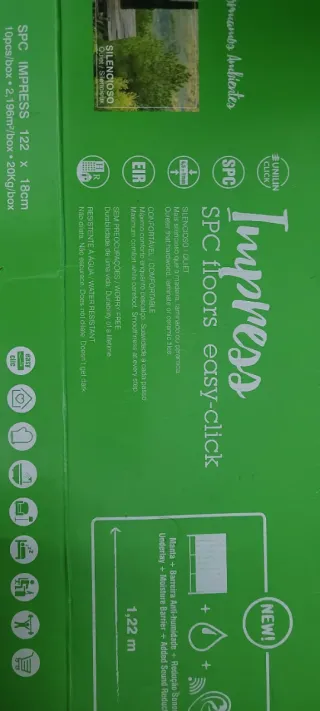 7 cajas de suelo SPC Roble especial humedad.