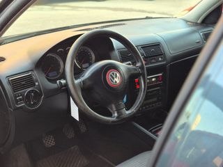 Volkswagen Golf 1.6 Conceptline 105CV