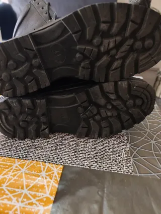 Botas militares negras