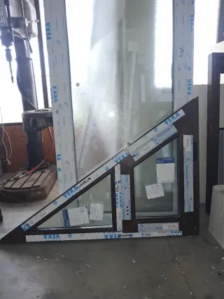 Ventana triangular VEKA PVC