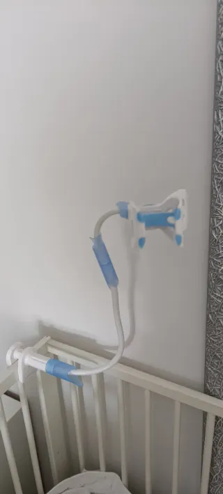 Soporte flexible cámara bebé cuna