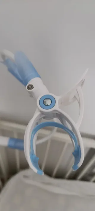 Soporte flexible cámara bebé cuna