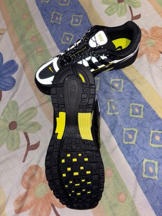 Nike P-6000 Negro/Amarillo Nuevas