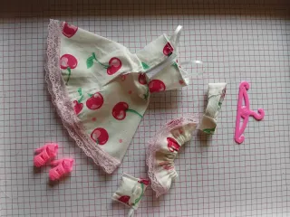 Fashion Set per Barbie, cherry dress