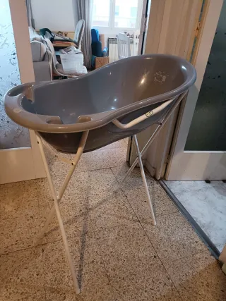 Bañera bebé con patas plegables