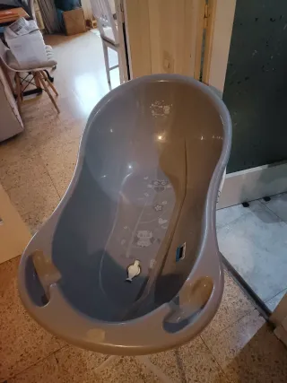 Bañera bebé con patas plegables