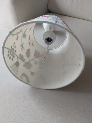 Lámpara infantil Ikea flores tela