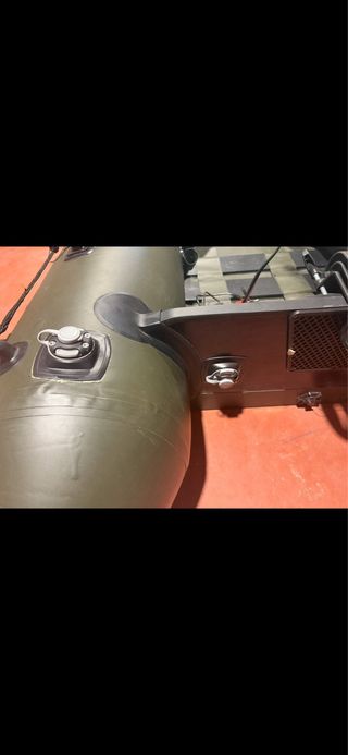 Barca hinchable con motor y sonda