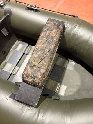 Barca hinchable con motor y sonda