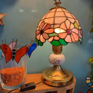 Lámpara Tiffany Flores Cristal y latón (leer)