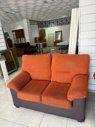 Sofá 2 plazas naranja y marrón