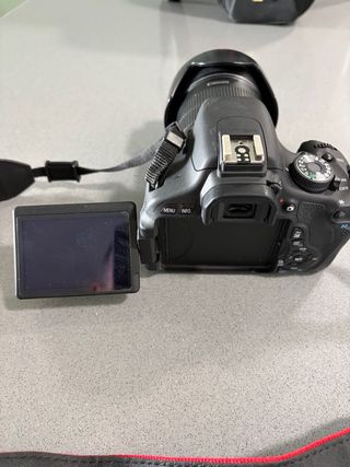 Cámara de fotos reflex Canon EOS 600D + Accesorios