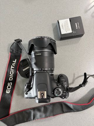 Cámara de fotos reflex Canon EOS 600D + Accesorios