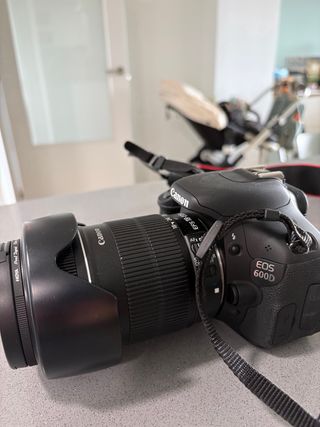 Cámara de fotos reflex Canon EOS 600D + Accesorios