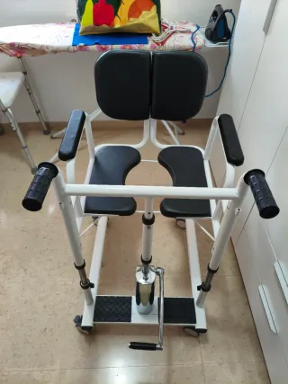 Silla de transferencia con apertura trasera